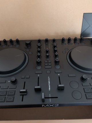 Native Instruments Traktor Kontrol S2 MK2