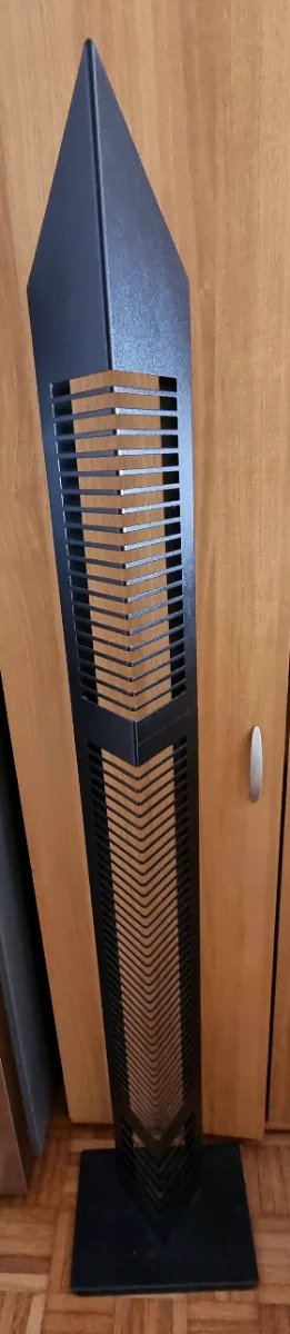 Colonna porta CD in metallo nero