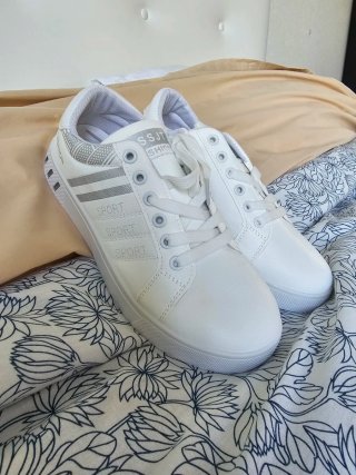 Zapatillas deportivas blancas