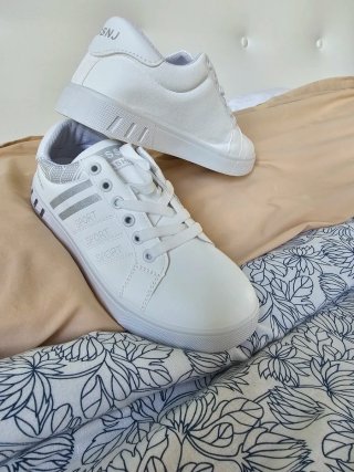 Zapatillas deportivas blancas