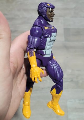 Marvel Figura de Acción Serpiente Morada