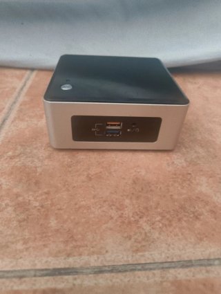 Mini PC Intel NUC Plata y Negro