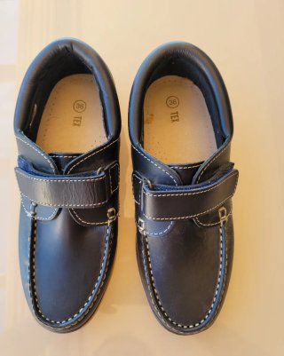 Zapatos de piel niño azul marino con velcro