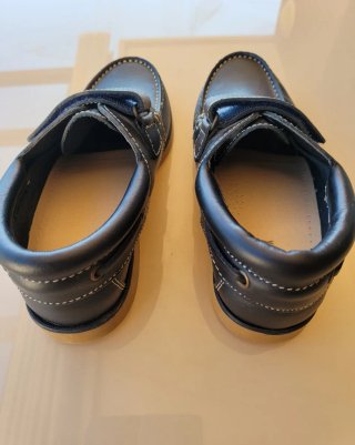Zapatos de piel niño azul marino con velcro