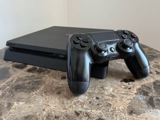 Consola Sony PS4 Slim Negra