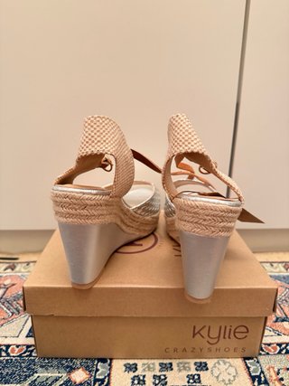 Cuñas Kylie Crazyshoes Plata y Marrón
