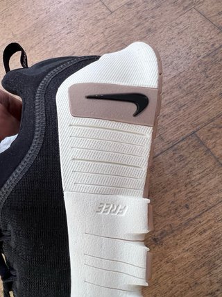 Sapatilhas Nike Free Metcon 6 Pretas/Bege Novas