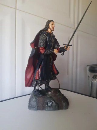 Figura Aragorn Puerta Negra Marvel Toybiz