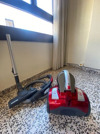 Aspiradora Hoover con accesorios