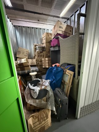 Contenido de trastero: Muebles, Antigüedades, Arte