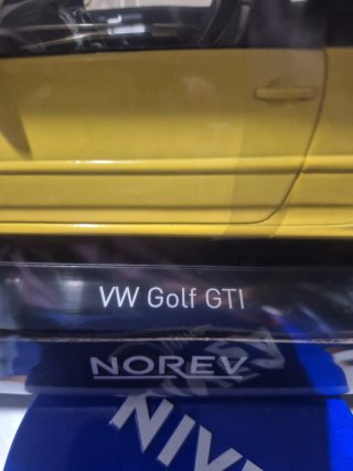 Maqueta 1:18 Golf GTI