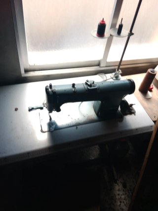 Máquina de coser industrial