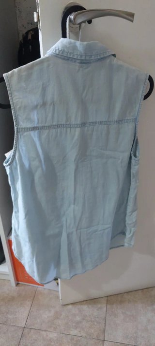 Camisa vaquera sin mangas