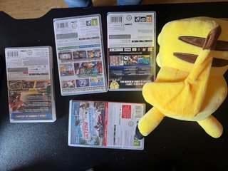 Lotto Giochi Nintendo Switch + Peluche Pikachu