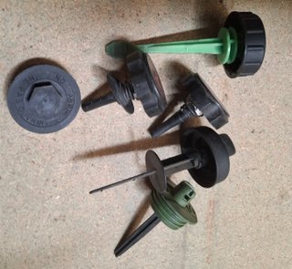 Tapones de radiador, aceite y agua coches clasicos