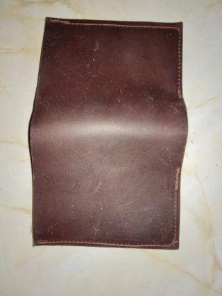 Cartera de cuero marrón