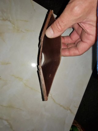 Cartera de cuero marrón