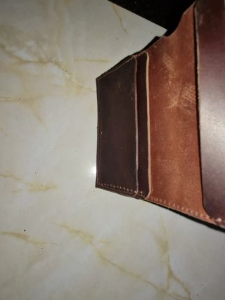 Cartera de cuero marrón