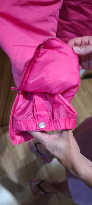 Pantaloncini da sci rosa con bretelle