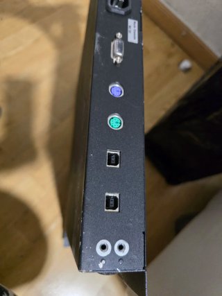 Consola KVM Rack 19" Fujitsu Primergy rc25 1U
