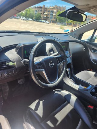 Opel Ampera 2012