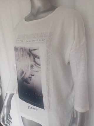 Camiseta blanca con estampado