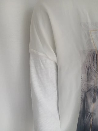 Camiseta blanca con estampado