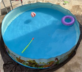 Piscina infantil dinosaurios.