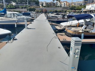 Amarre 8m en Palamós (Gerona) - Alquiler Anual -