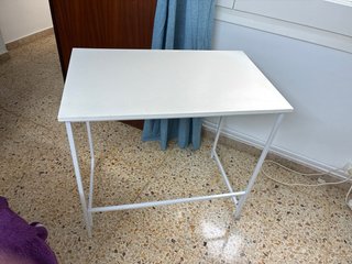 Mesa de escritorio blanca nueva a estrenar