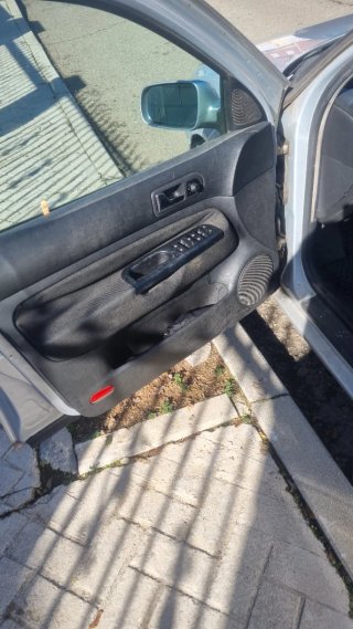 Volkswagen Golf 2000