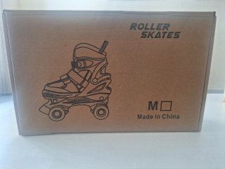 Patines en línea negros y azules