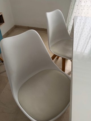 Mesa Comedor Blanca + 4 Sillas