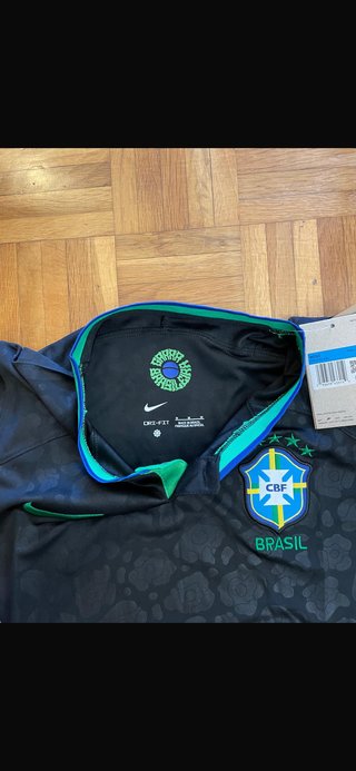 Camiseta Brasil Nike Negra y Verde