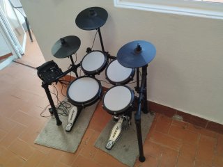 Batería Electrónica Alesis