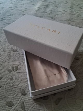 Para gafas Bvlgari.