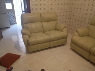 Divani in pelle beige in buone condizioni