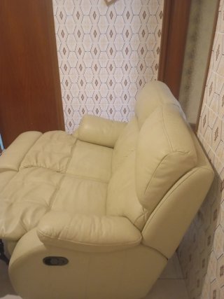 Divani in pelle beige in buone condizioni