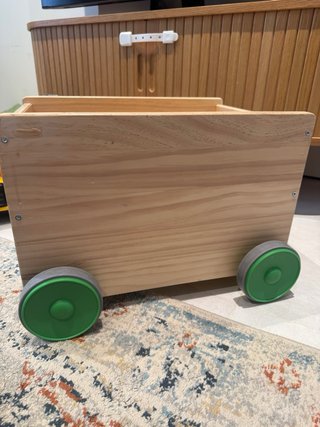 Caja de juguetes IKEA FLISAT con ruedas