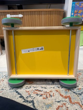 Caja de juguetes IKEA FLISAT con ruedas