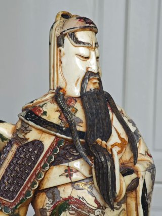 Scultura in Osso Guan Yu