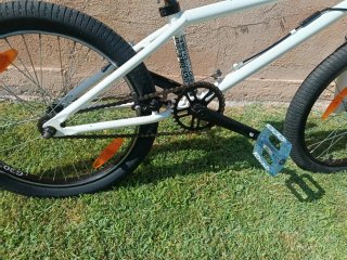 Bicicleta BMX GT Blanca