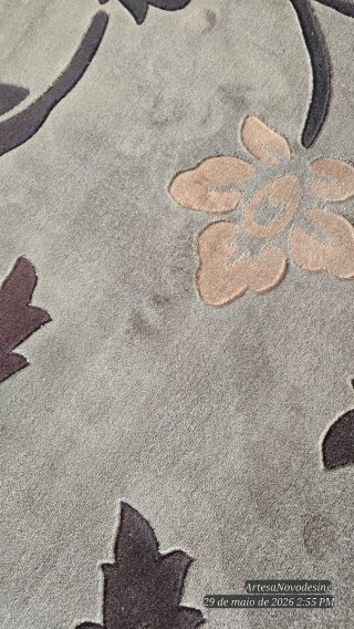 Alfombra floral beige y marrón