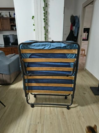 Letto pieghevole con doghe e materasso