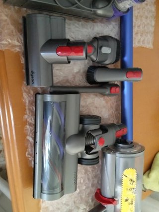 Aspirapolvere senza fili Dyson V10, batteria nuova