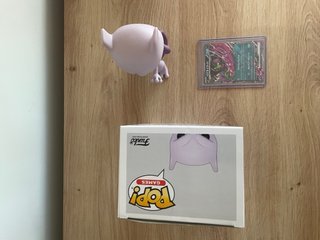 Funko Pop Mewtwo + Carta Pokémon