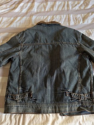 Cazadora vaquera Tommy Hilfiger con borreguito