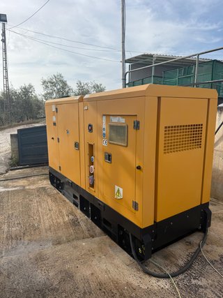 Generador Cummins 100 KVA