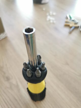 Destornillador con 6 puntas