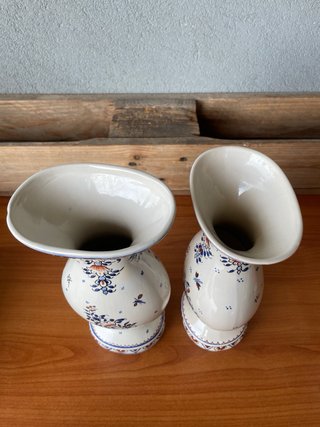 Vasi vintage in Feience francesi dipinti a mano